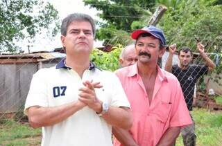 Agricultor mantém horta por décadas, em área de escola que nunca foi concluída Agricultor mantém horta por décadas, em área de escola que nunca foi concluída