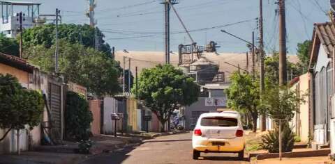 Moradores fazem propaganda de bairro onde &quot;s&oacute; n&atilde;o trabalha quem n&atilde;o quer&quot;