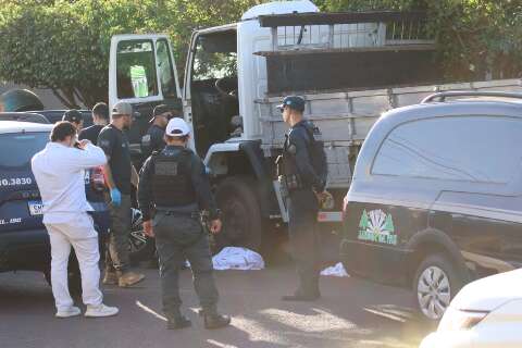 Trabalhador morre prensado por caminh&atilde;o de dep&oacute;sito no Bairro Pioneiros