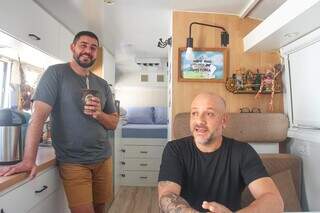 H&aacute; 4 anos, casal desistiu de tudo para ter paz em motorhome