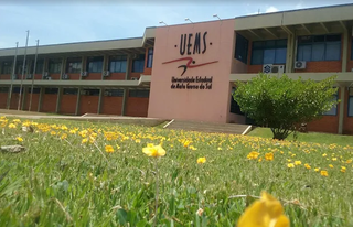 Uems abre 1,1 mil vagas para transferência de alunos de outras universidades Uems abre 1,1 mil vagas para transferência de alunos de outras universidades