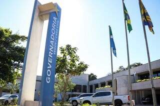 MS bate no teto da lei, comprometendo 46,9% do que arrecada com pessoal