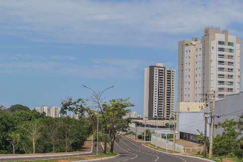 Quarta-feira ser&aacute; quente e com chance de pancadas isoladas em MS