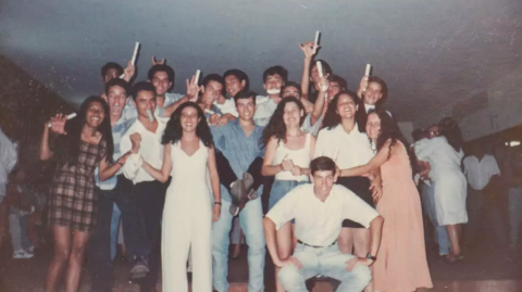Turma de 1995 do Maria Constan&ccedil;a se reencontra ap&oacute;s 30 anos 