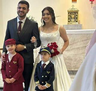 Casamento rel&acirc;mpago selou amor antes de mudan&ccedil;a para o Qatar