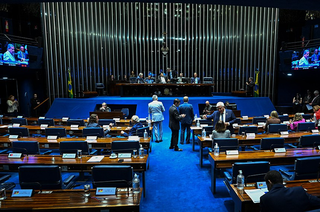 Senado aprova R$ 30 bilhões fora do teto para projetos das Forças Armadas Senado aprova R$ 30 bilhões fora do teto para projetos das Forças Armadas