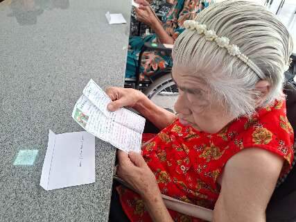 Anivers&aacute;rio de asilo come&ccedil;a com troca de cartas e novas amizades &agrave; dist&acirc;ncia