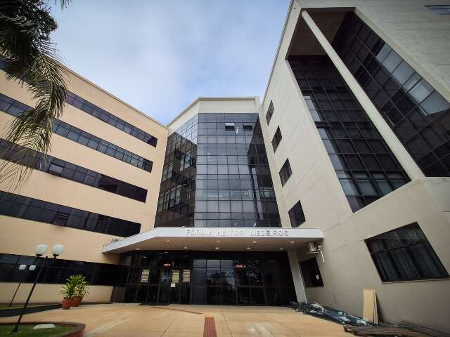 Justi&ccedil;a manda indenizar piscineiro difamado em grupo com 170 mil pessoas