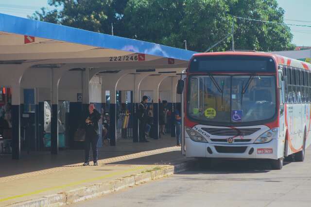 Vereadores querem que MP apure suspeita de paralisa&ccedil;&atilde;o for&ccedil;ada por empresas