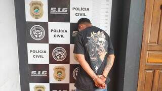 Morador de rua é morto a facadas e autor preso bebendo pinga para “comemorar” Morador de rua é morto a facadas e autor preso bebendo pinga para “comemorar”