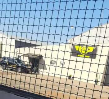 Pol&iacute;cia Federal faz buscas em empresa de irm&atilde;o de ex-BBB e oficina aeron&aacute;utica