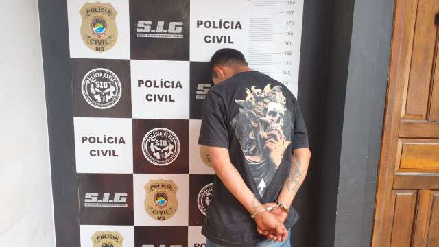 Morador de rua &eacute; morto a facadas e autor preso bebendo pinga para &ldquo;comemorar&rdquo;