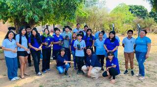 Jovens ind&iacute;genas trabalham para reflorestar aldeia no Pantanal