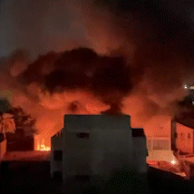 Fuma&ccedil;a de inc&ecirc;ndio em loja faz escola suspender aulas e casas s&atilde;o evacuadas