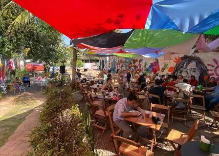 Projeto em bar quer mostrar que filosofia n&atilde;o &eacute; bicho de sete cabe&ccedil;as.