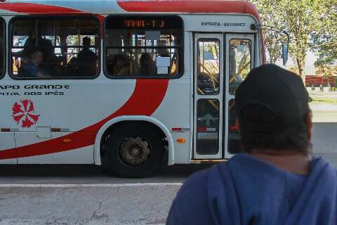 Ap&oacute;s paralisa&ccedil;&atilde;o dos &ocirc;nibus, C&acirc;mara quer criar fundo para mobilidade