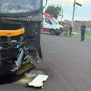 Tia e sobrinha morrem ap&oacute;s colis&atilde;o entre moto e &ocirc;nibus