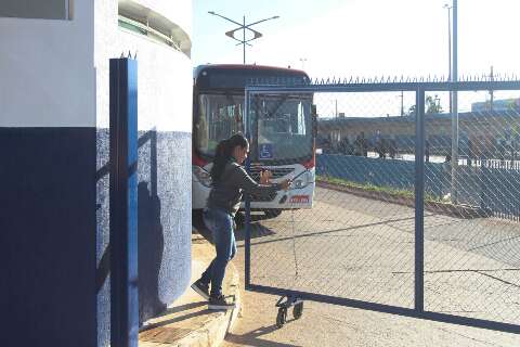 Prefeitura reconhece d&iacute;vida e promete pagar 1 milh&atilde;o para evitar greve de &ocirc;nibus