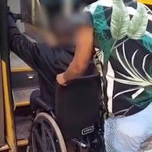 Sem &ocirc;nibus adaptado h&aacute; 2 meses, universit&aacute;rio cadeirante teme reprova&ccedil;&atilde;o 