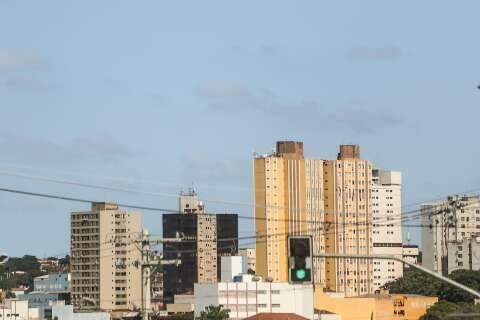 S&aacute;bado ter&aacute; calor&atilde;o acima de 40&deg;C e possibilidade de chuva em MS