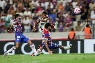 Flamengo trope&ccedil;a em Fortaleza e v&ecirc; Mirassol vencer fora de casa