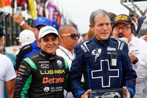Antes de prova em Campo Grande, Stock Car homenageia "médico das pistas" Antes de prova em Campo Grande, Stock Car homenageia "médico das pistas"