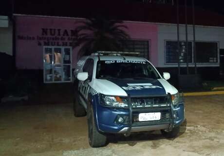 Simulando pedido de pizza, mulher pede socorro à PM e agressor é preso Simulando pedido de pizza, mulher pede socorro à PM e agressor é preso