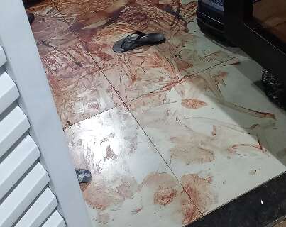 Rapaz é encontrado morto em apartamento com marcas de sangue Rapaz é encontrado morto em apartamento com marcas de sangue