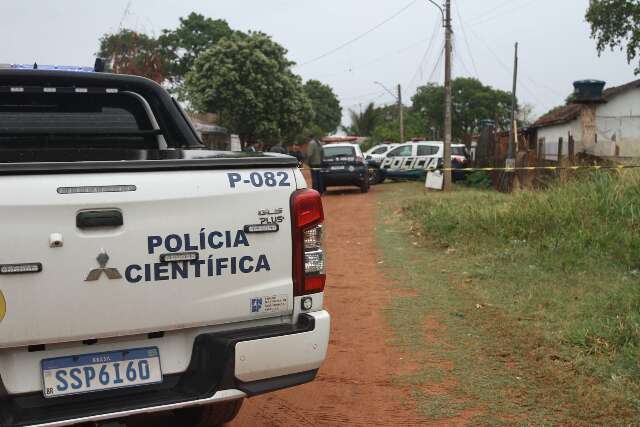 Duas pessoas são encontradas mortas a facadas em boca de fumo no Jardim Colibri