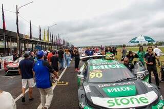 Antes de prova em Campo Grande, Stock Car homenageia "médico das pistas" Antes de prova em Campo Grande, Stock Car homenageia "médico das pistas"