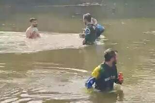 Jovens desaparecidos ao tentar salvar amiga em rio são encontrados sem vida