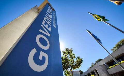 Governo antecipa salários em homenagem ao Dia do Servidor Governo antecipa salários em homenagem ao Dia do Servidor