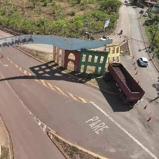 Corumbá lança enquete para decidir como será reconstruído o pórtico de entrada  Corumbá lança enquete para decidir como será reconstruído o pórtico de entrada