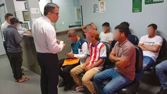 Paraguaios resgatados de trabalho escravo em MS recebem R$ 60 mil após acordo