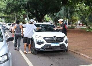 Mesmo longe, venezuelanos temem guerra e dizem não ver futuro no país Mesmo longe, venezuelanos temem guerra e dizem não ver futuro no país