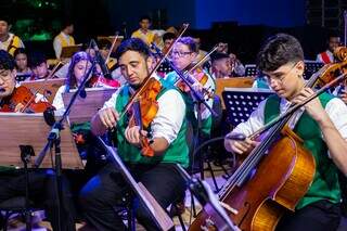 Corumbá estreia a orquestra que une Brasil e Bolívia na fronteira Corumbá estreia a orquestra que une Brasil e Bolívia na fronteira