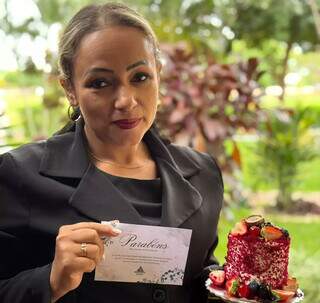 Darcia trocou caixa de supermercado para acolher famílias em velórios Darcia trocou caixa de supermercado para acolher famílias em velórios