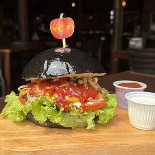 Canto do Cupim faz jantar temático de Halloween para toda família Canto do Cupim faz jantar temático de Halloween para toda família