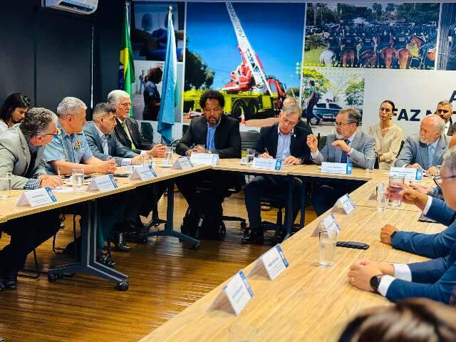 Governo re&uacute;ne 38 &oacute;rg&atilde;os para discutir pacifica&ccedil;&atilde;o em fazenda de Caarap&oacute;