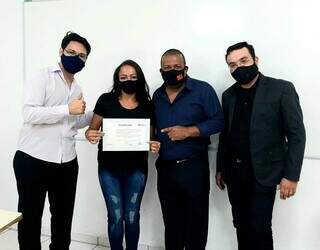 Darcia trocou caixa de supermercado para acolher famílias em velórios Darcia trocou caixa de supermercado para acolher famílias em velórios