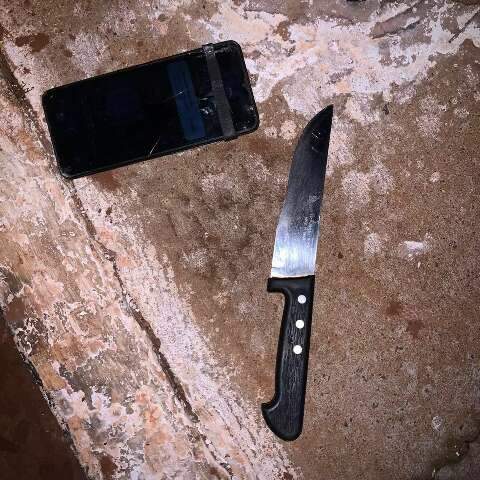 Mulher assassinada com 11 facadas tinha ferimentos na cabeça, pescoço e costas