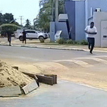 Acusado de tentativa de feminicídio tenta fugir algemado após audiência em Coxim Acusado de tentativa de feminicídio tenta fugir algemado após audiência em Coxim