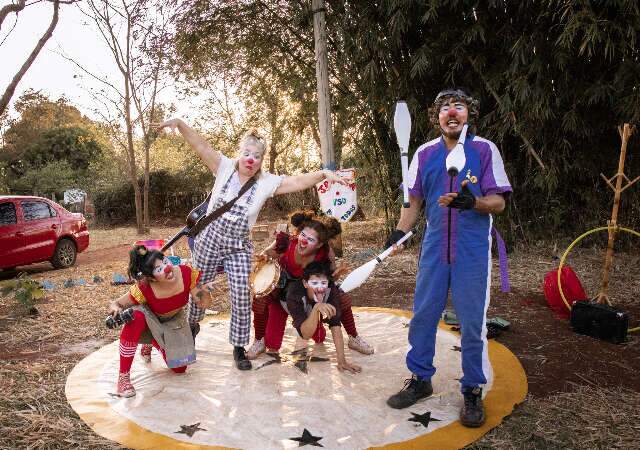 Espetáculo circense “Em busca do Japuka” leva aventura à praça