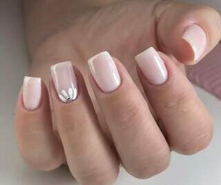 José deixou emprego de eletricista para ser manicure ao lado da esposa José deixou emprego de eletricista para ser manicure ao lado da esposa