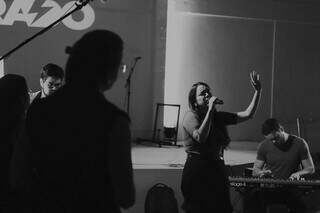 Pentecostais atraem jovens e impulsionam salto de 43% de evang&eacute;licos em MS