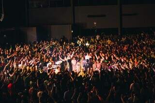 Pentecostais atraem jovens e impulsionam salto de 43% de evang&eacute;licos em MS