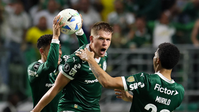 Palmeiras reverte desvantagem de 3 a 0 e avança à final da Libertadores
