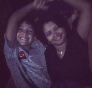 Mãe questiona versão sobre morte em rio e diz que filho pode ter sido empurrado Mãe questiona versão sobre morte em rio e diz que filho pode ter sido empurrado