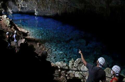 Portaria autoriza aumento de taxa de visita&ccedil;&atilde;o na Gruta do Lago Azul