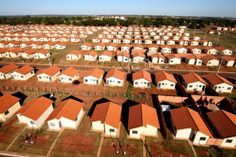 Prefeitura inicia regularização fundiária nas Moreninhas e no Jardim Parati Prefeitura inicia regularização fundiária nas Moreninhas e no Jardim Parati